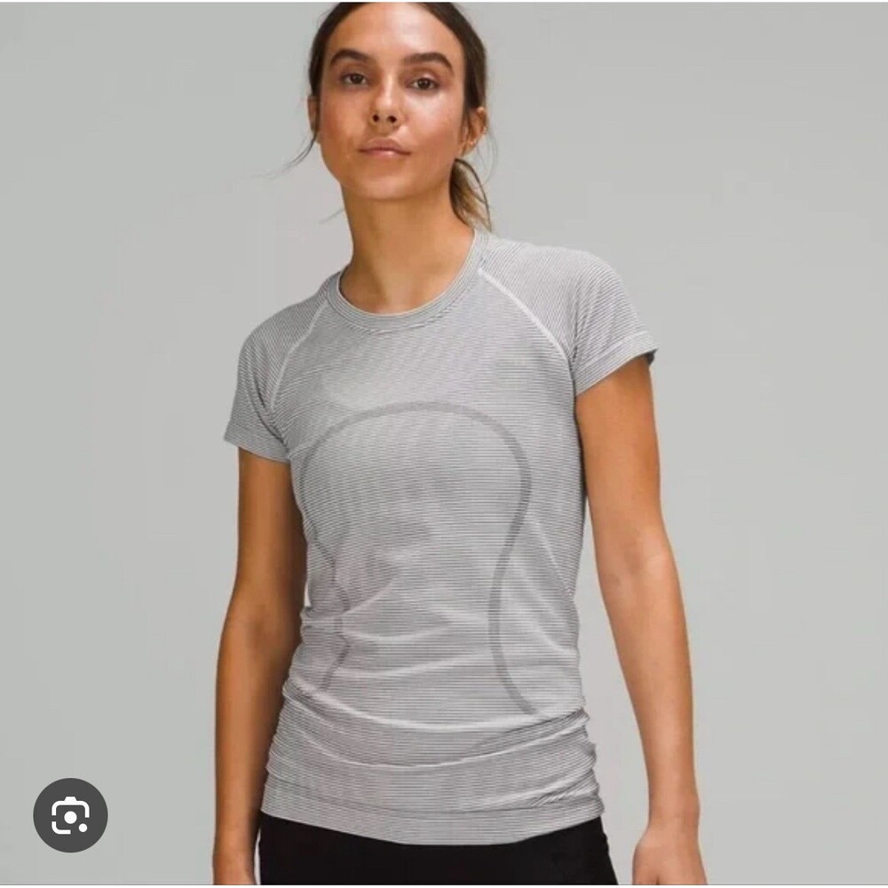 Lululemon Run Swiftly Tech SS Crew Size 8 Tempo Stripe White Black